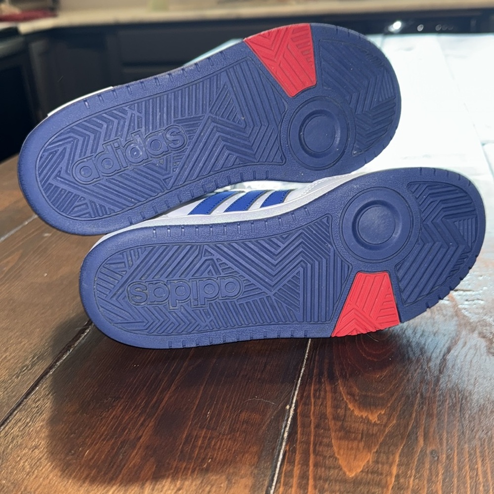 Kids Adidas high top sneakers - Picture 2 of 3